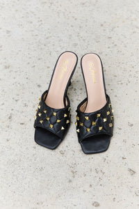 Square Toe Quilted Mule Heels in Black