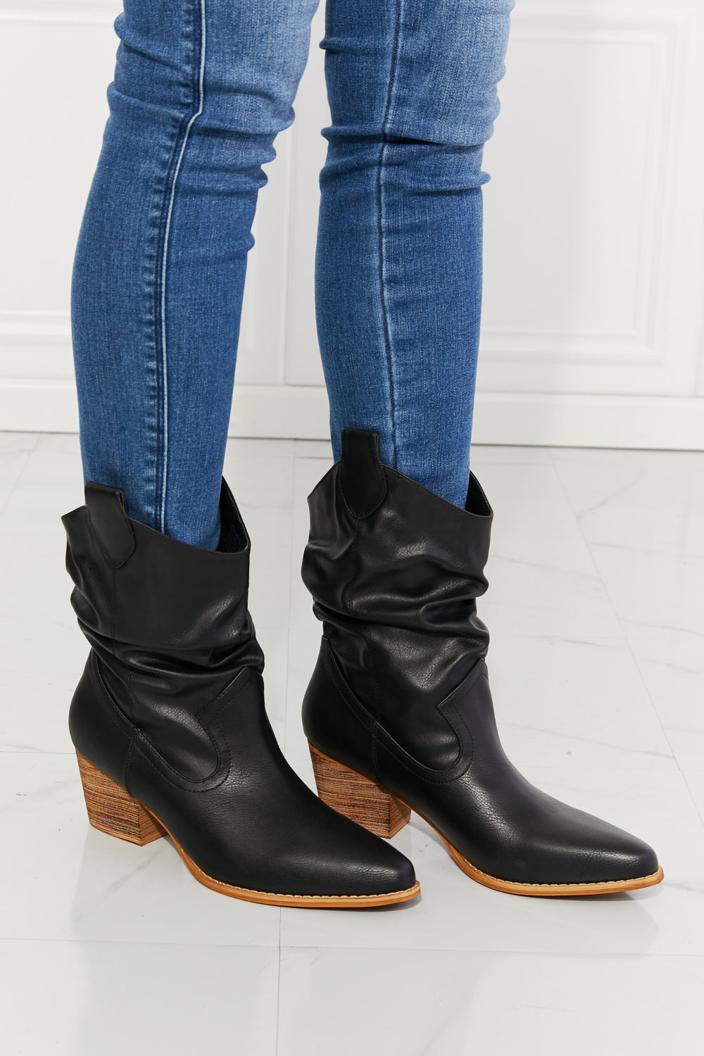 Texas Scrunch Cowboy Boots in Black